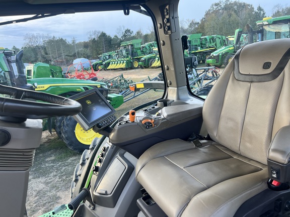 2023 John Deere 8R 370 Photo 2