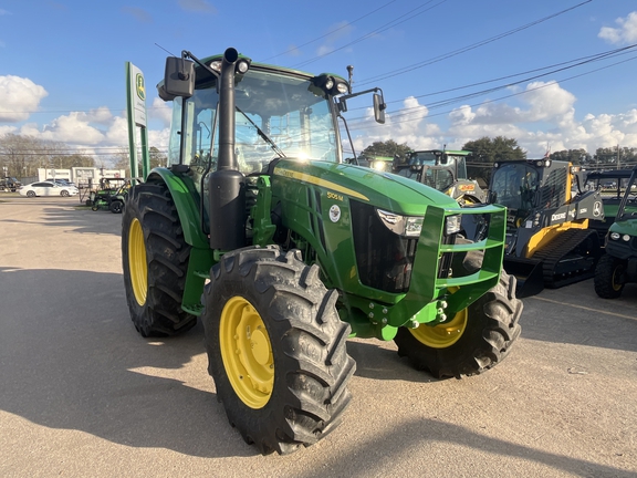 2023 John Deere 5105M Photo 6