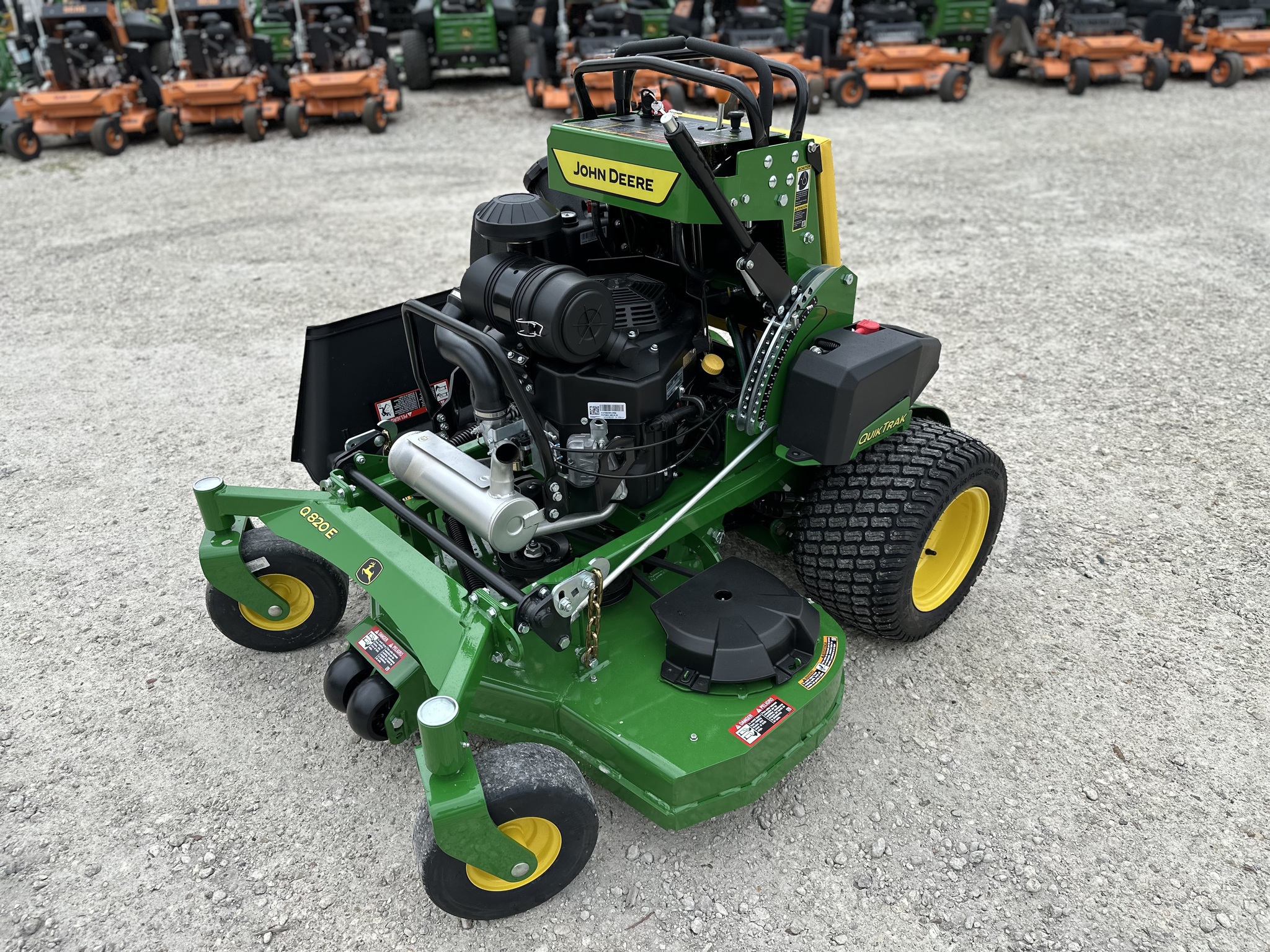 2025 John Deere Q820E Image 1