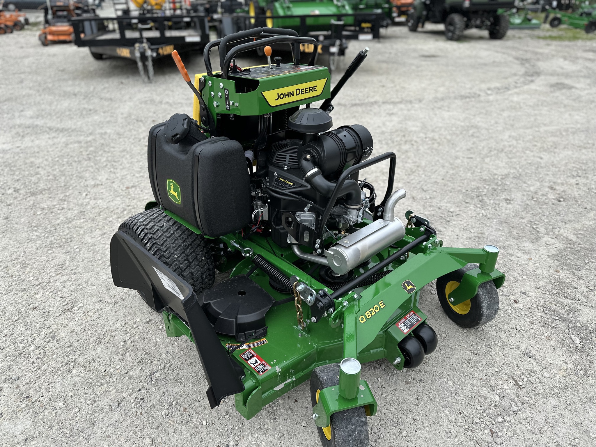 2025 John Deere Q820E Image 2