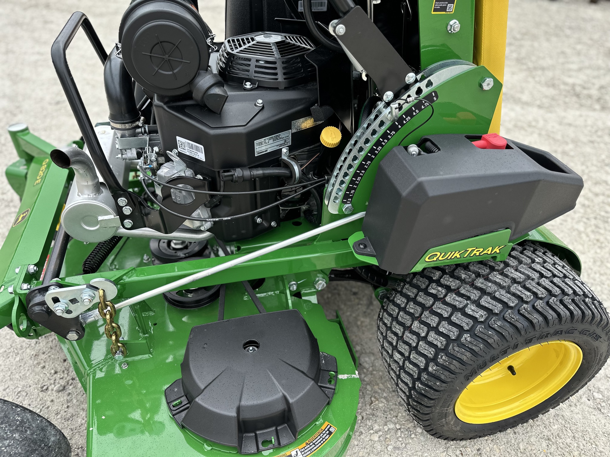 2025 John Deere Q820E Image 5