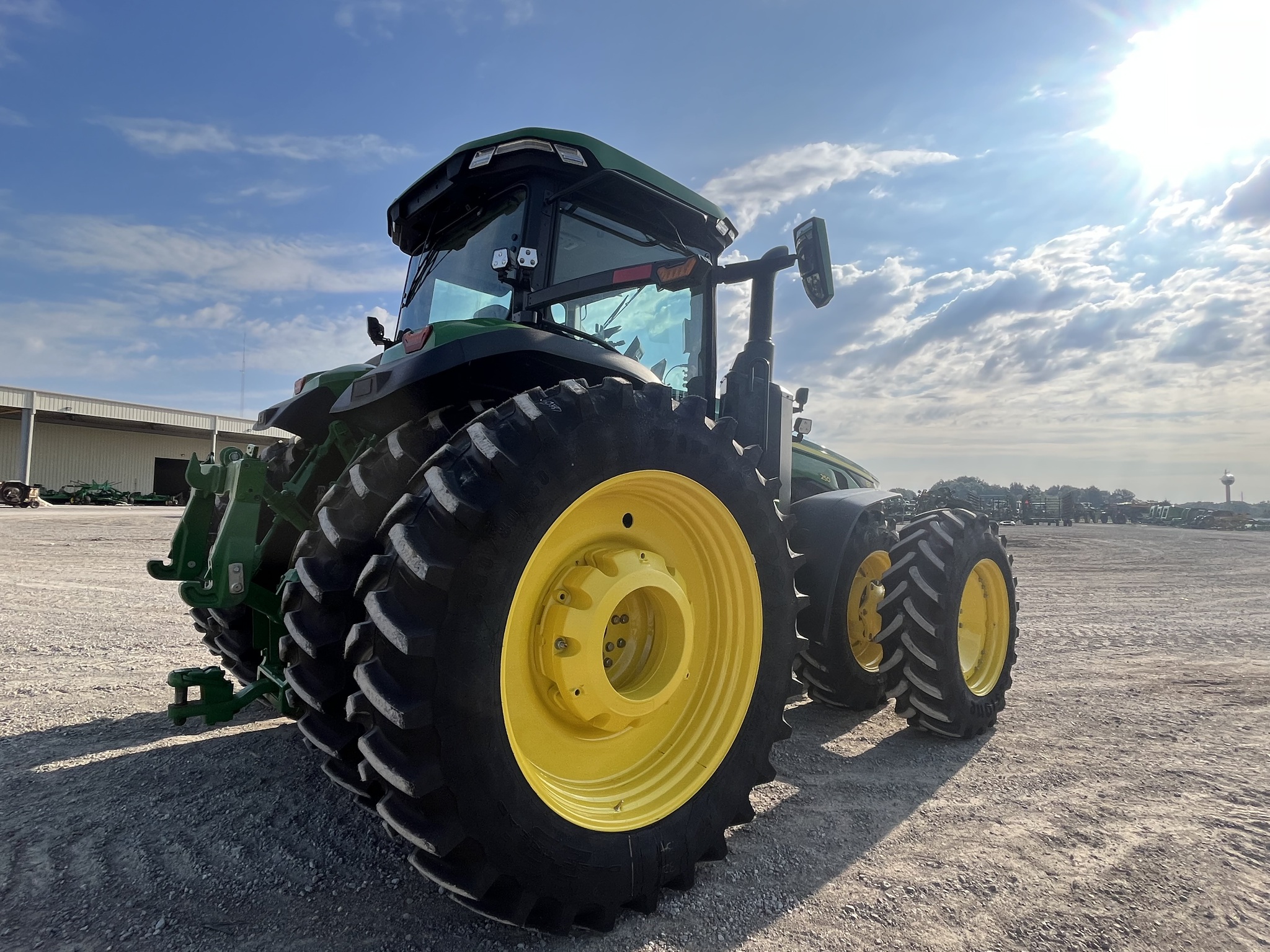  2024 John Deere 8R 250 at Heritage Tractor in Pittsburg, KS