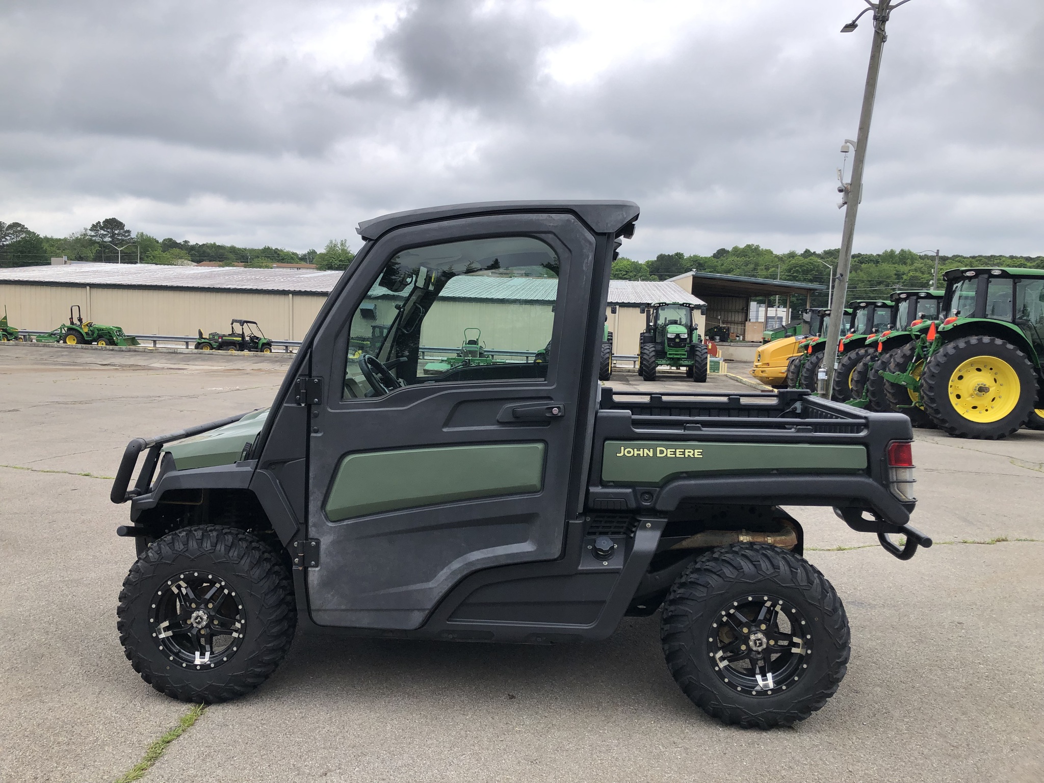 2018 John Deere XUV 835R Image 2