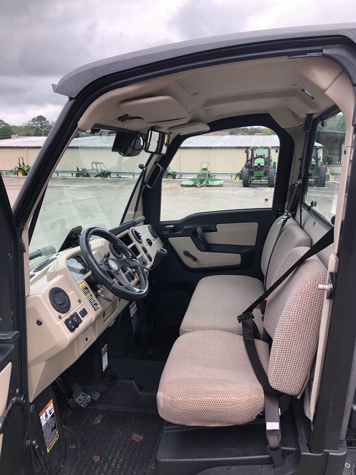 2018 John Deere XUV 835R Image 5