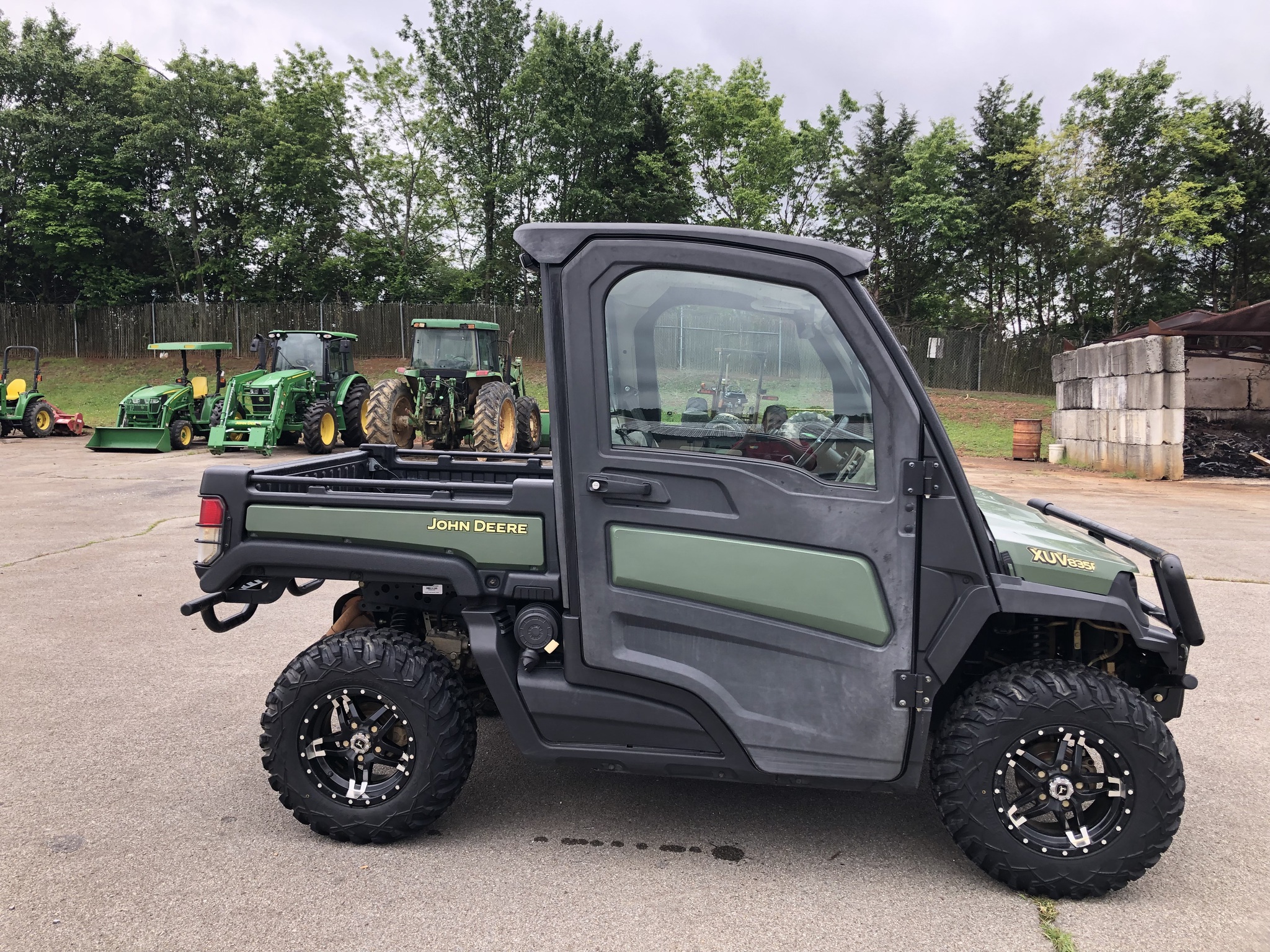 2018 John Deere XUV 835R Image 1