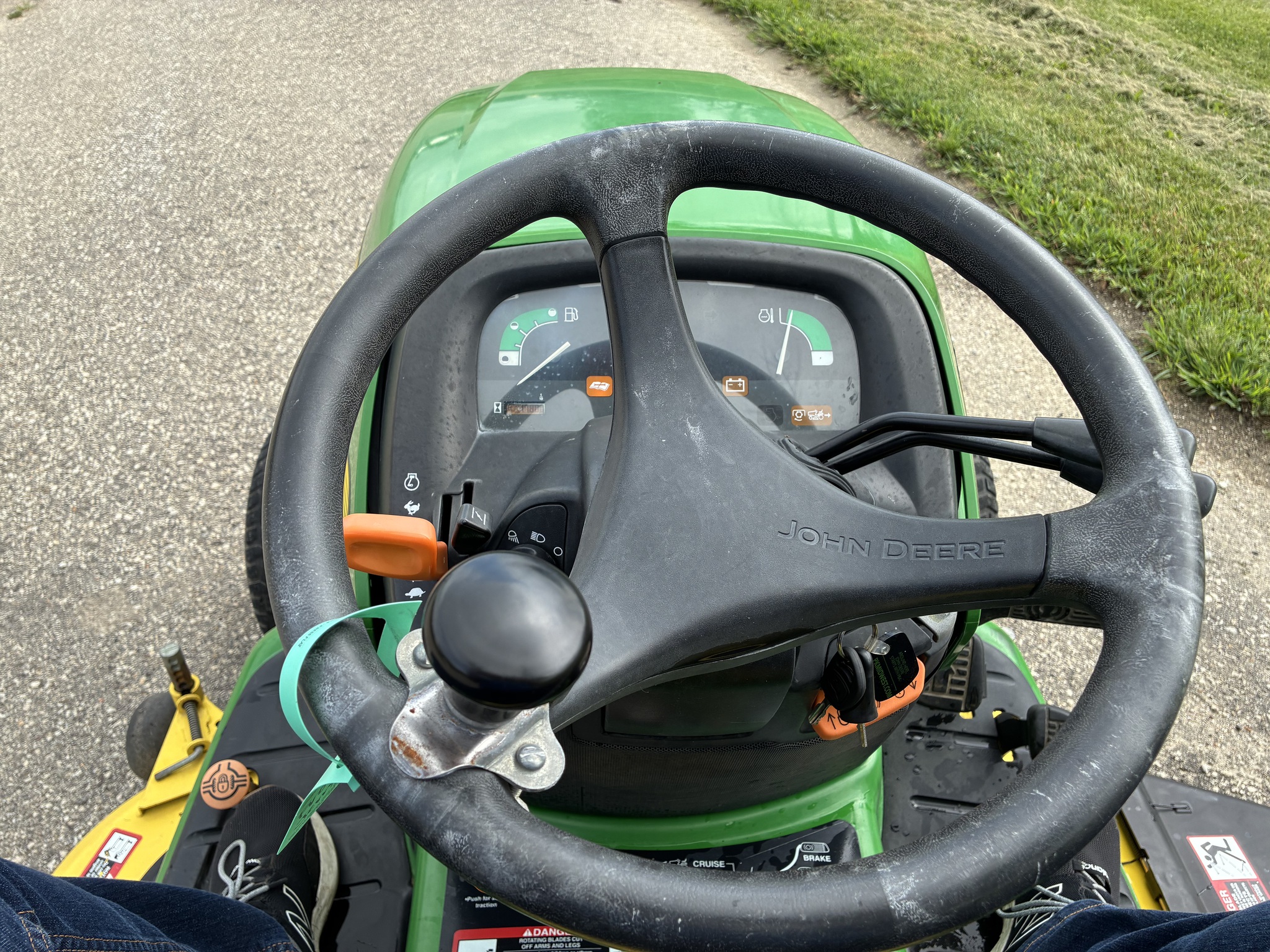 2003 John Deere X475 Image 6