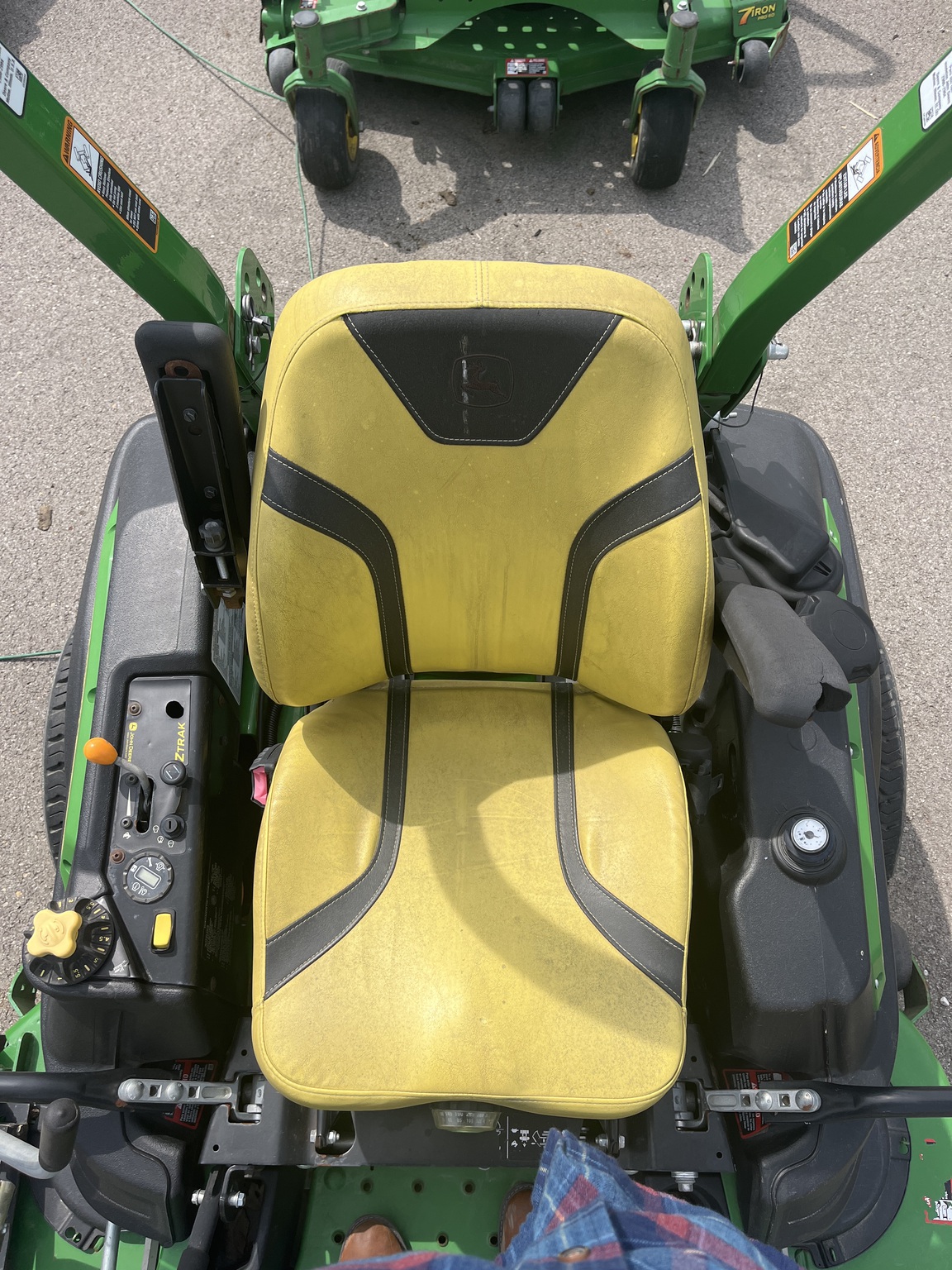 2021 John Deere Z930M Image 5