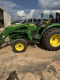 2021 John Deere 4052R Photo 2