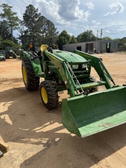 2021 John Deere 4052R Photo 3