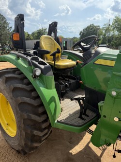 2021 John Deere 4052R Photo 5