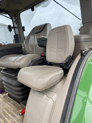 Photo of 2021 John Deere 8R 310