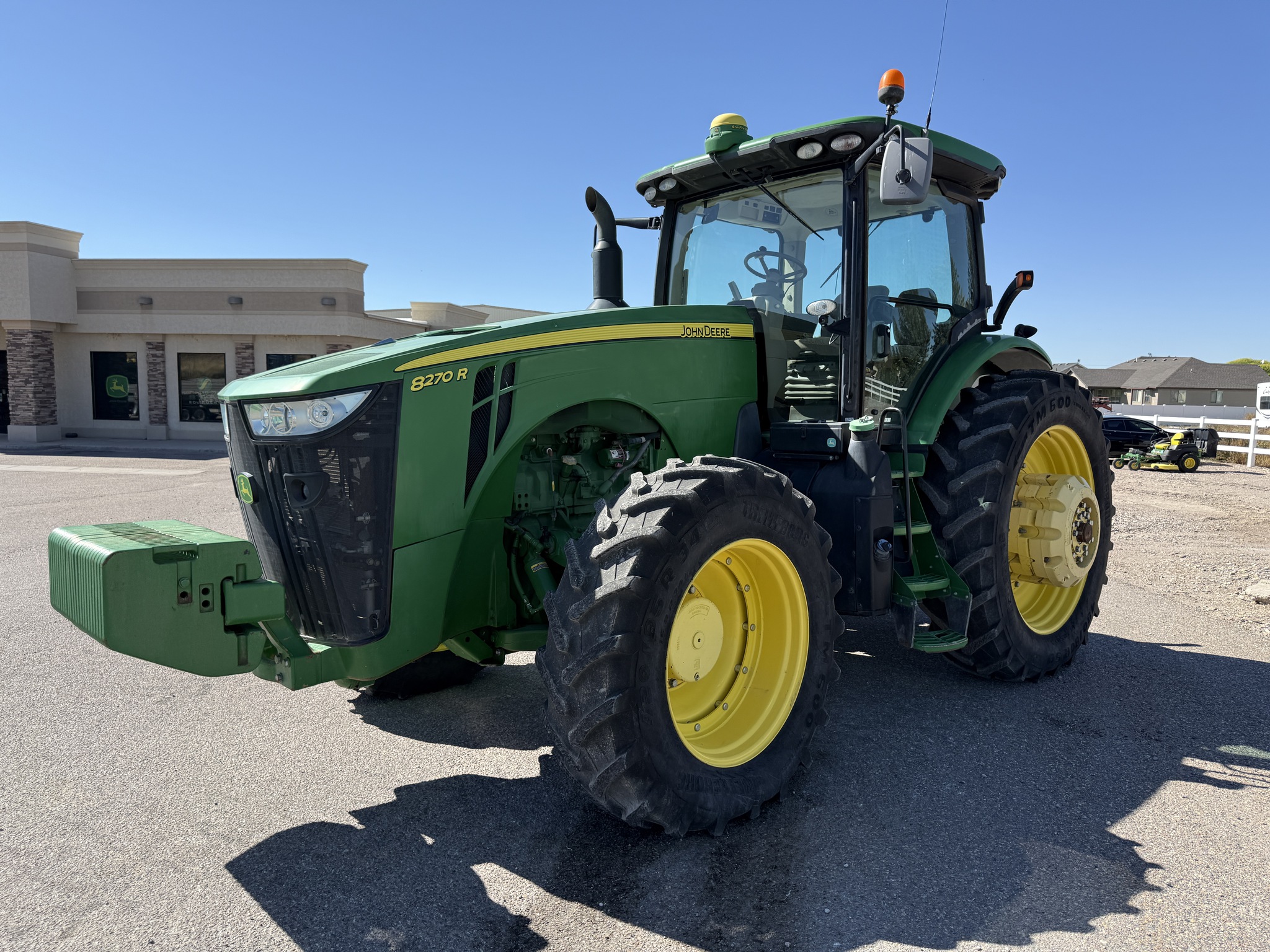 2014 John Deere 8270R Image 1