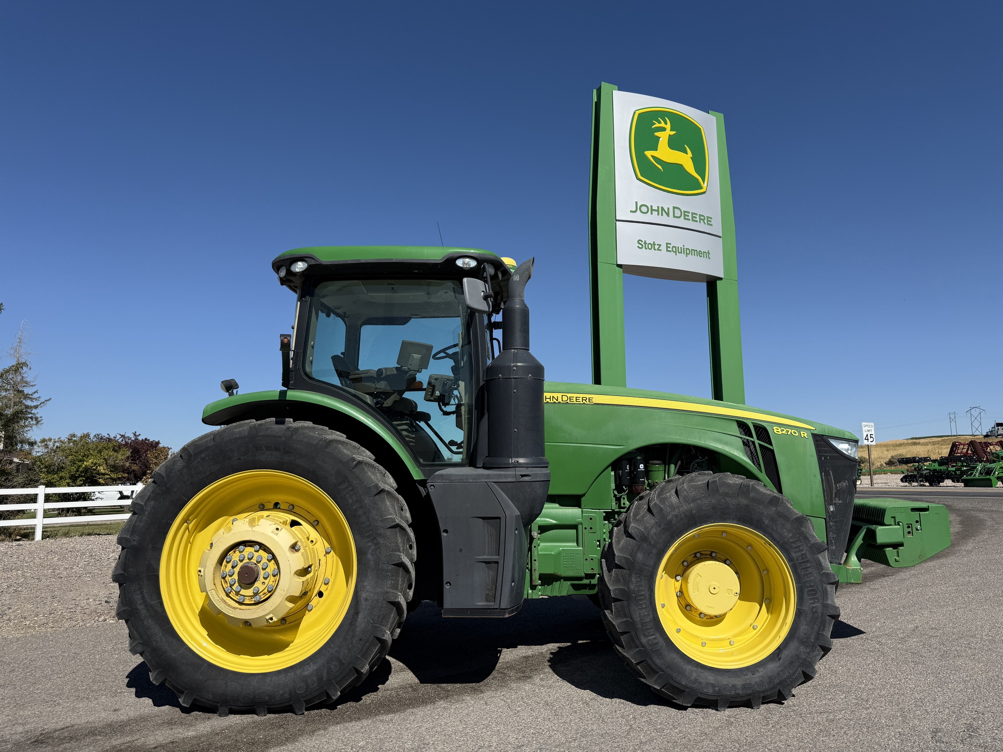 2014 John Deere 8270R Image 6