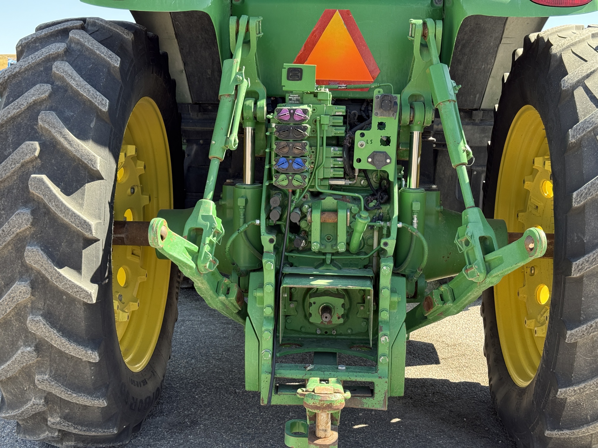 2014 John Deere 8270R Image 25