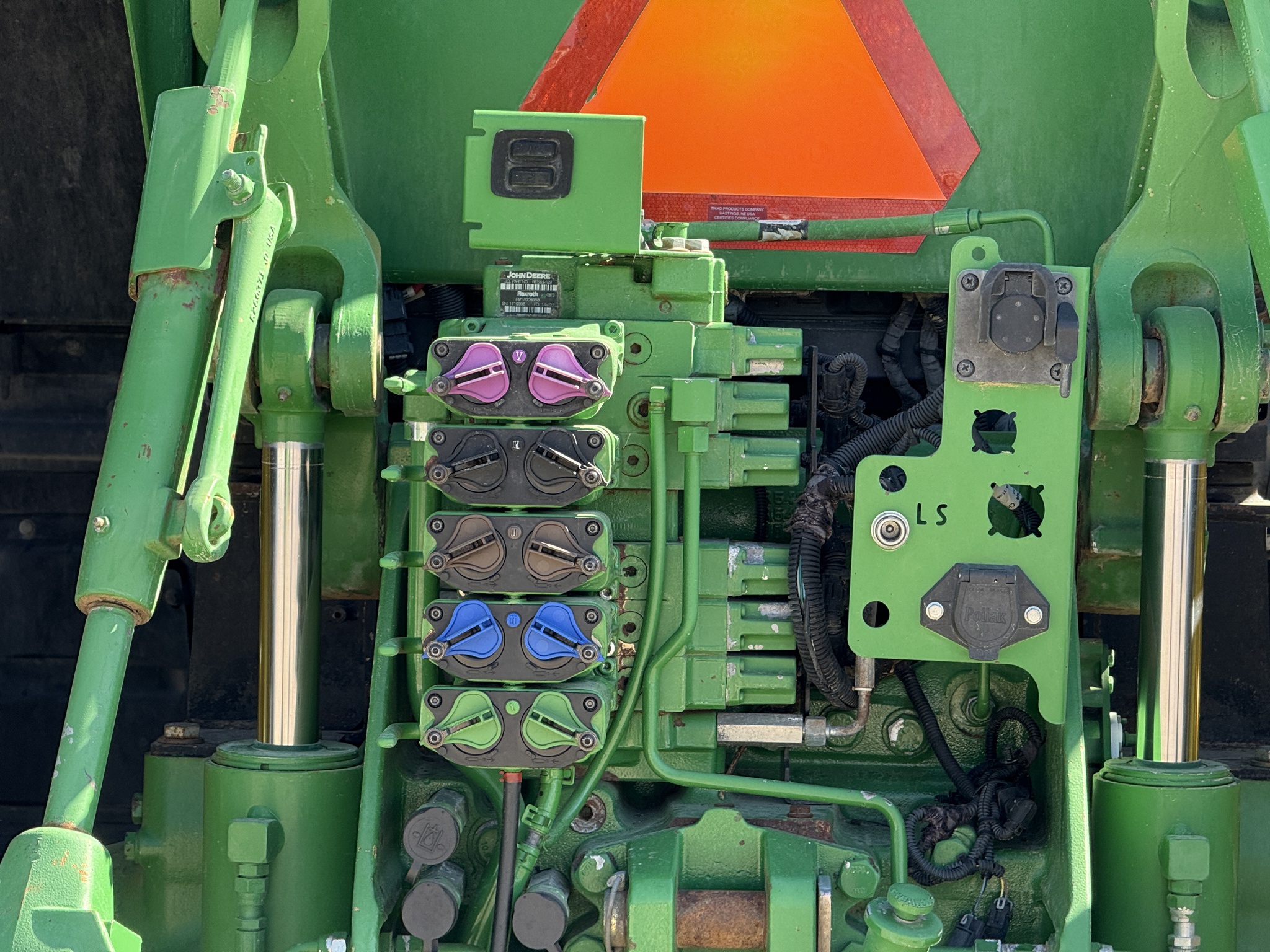 2014 John Deere 8270R Image 26