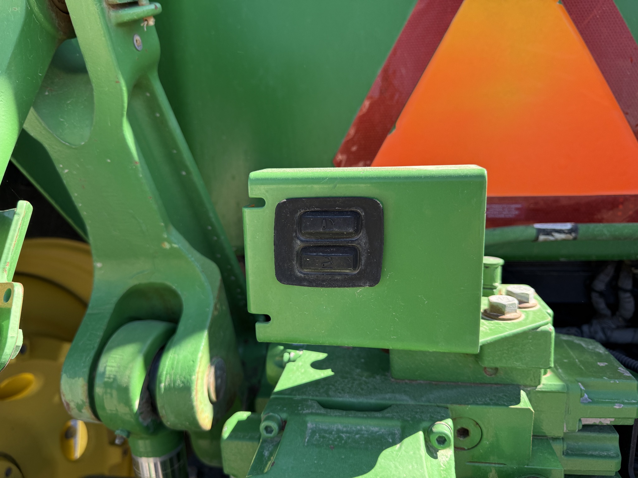 2014 John Deere 8270R Image 29