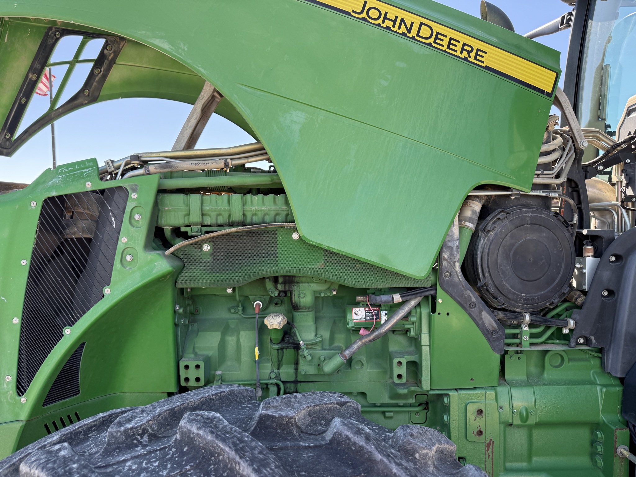 2014 John Deere 8270R Image 20