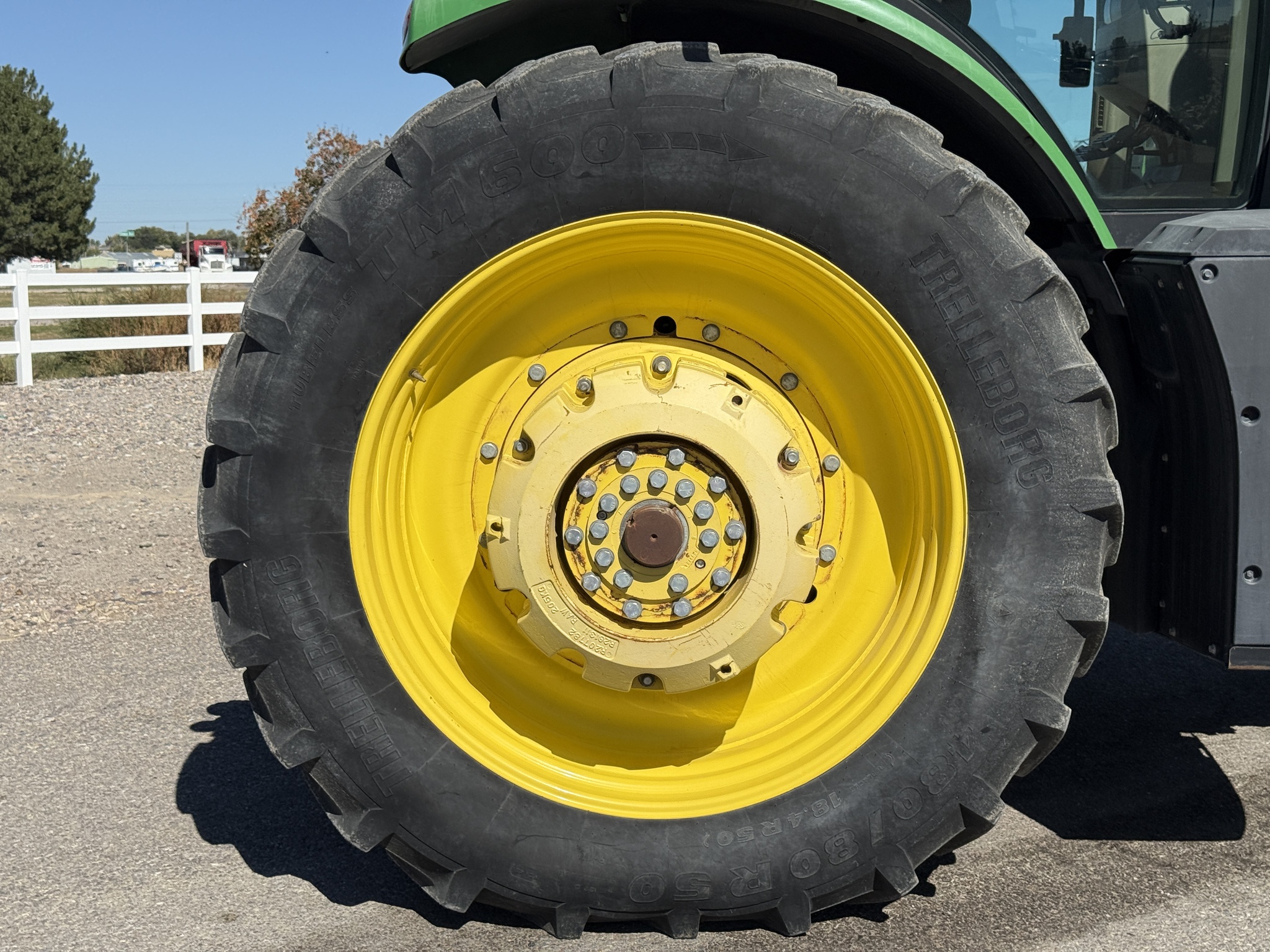 2014 John Deere 8270R Image 36