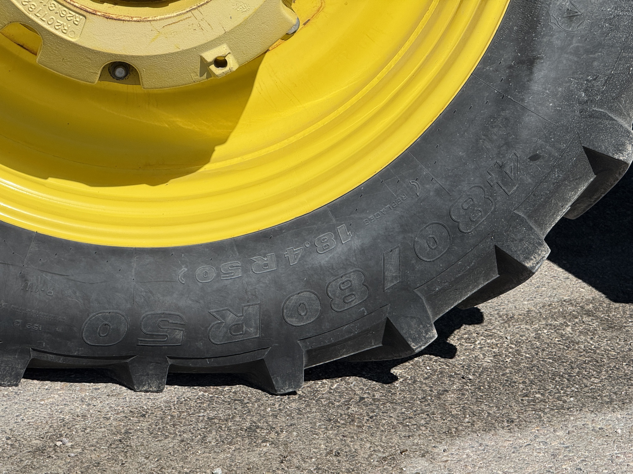 2014 John Deere 8270R Image 37