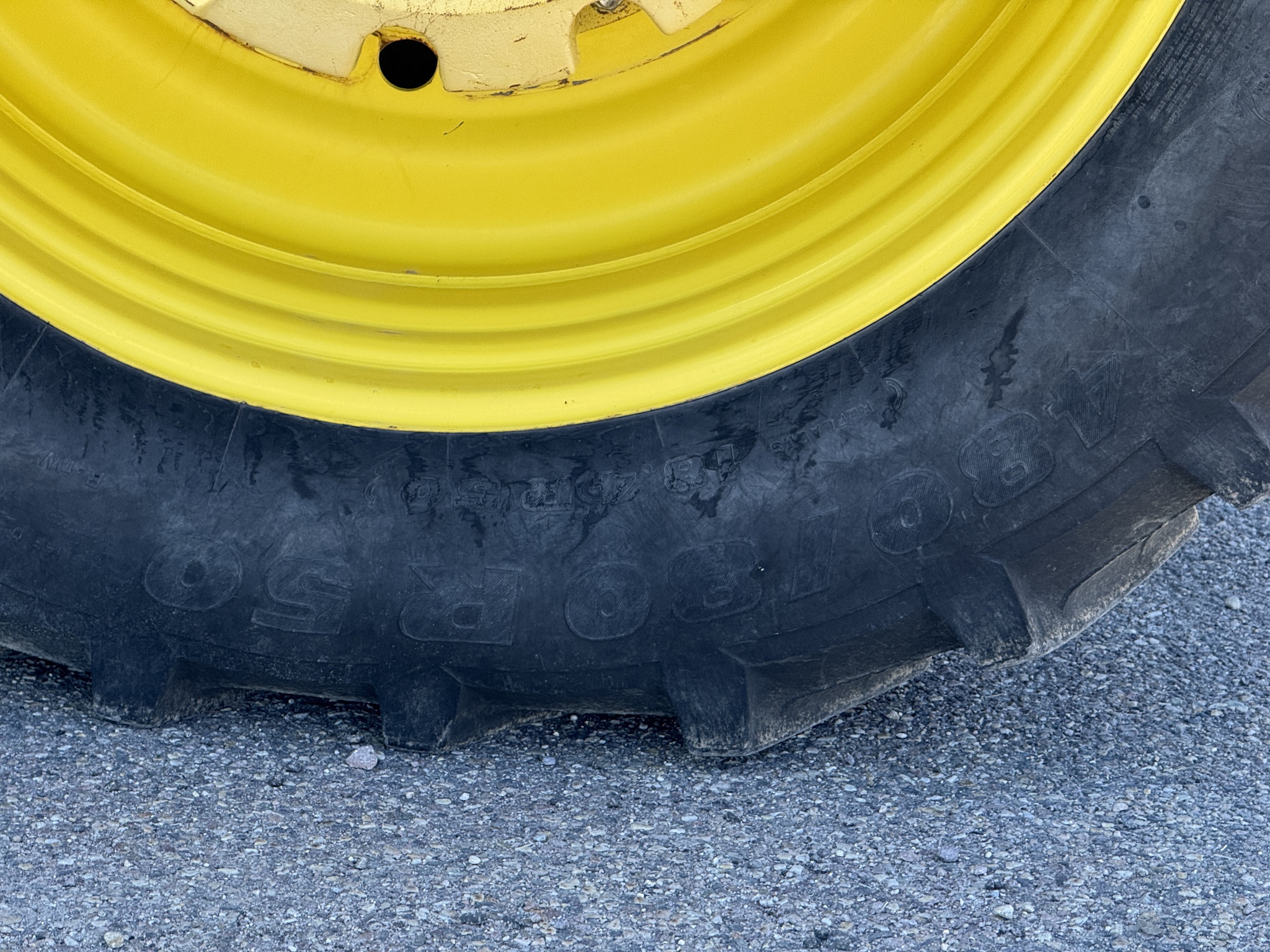 2014 John Deere 8270R Image 34