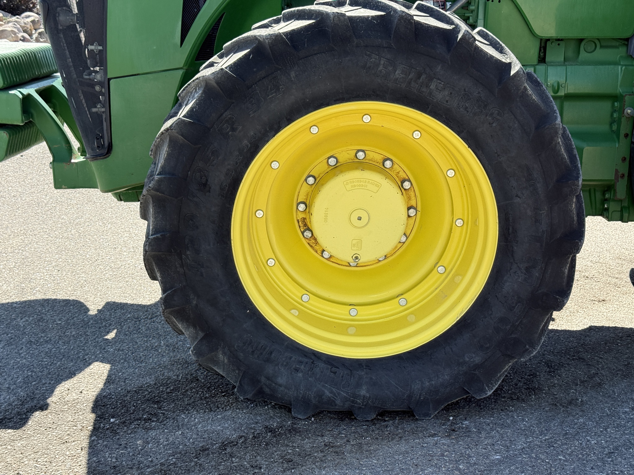 2014 John Deere 8270R Image 30