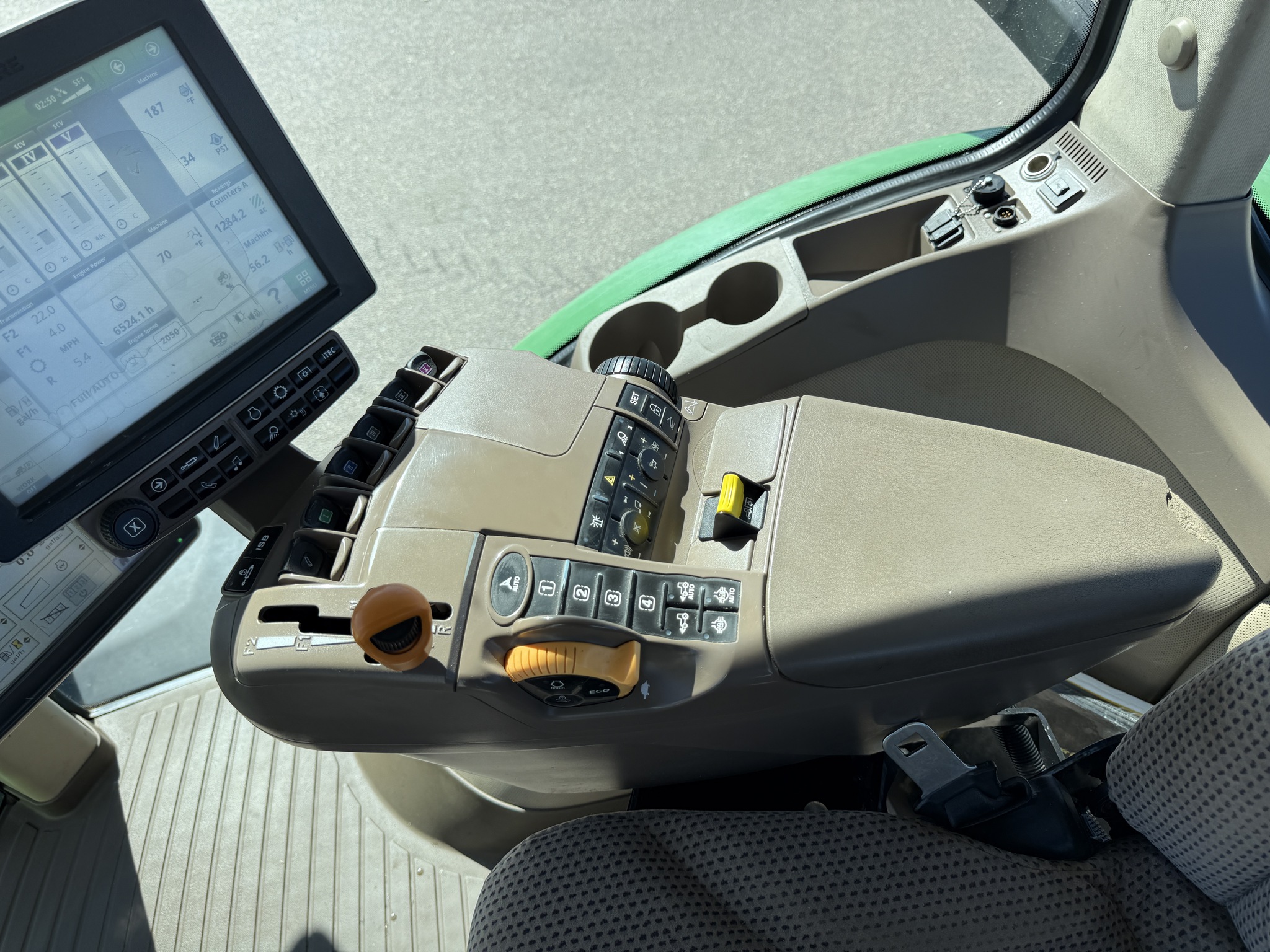 2014 John Deere 8270R Image 14