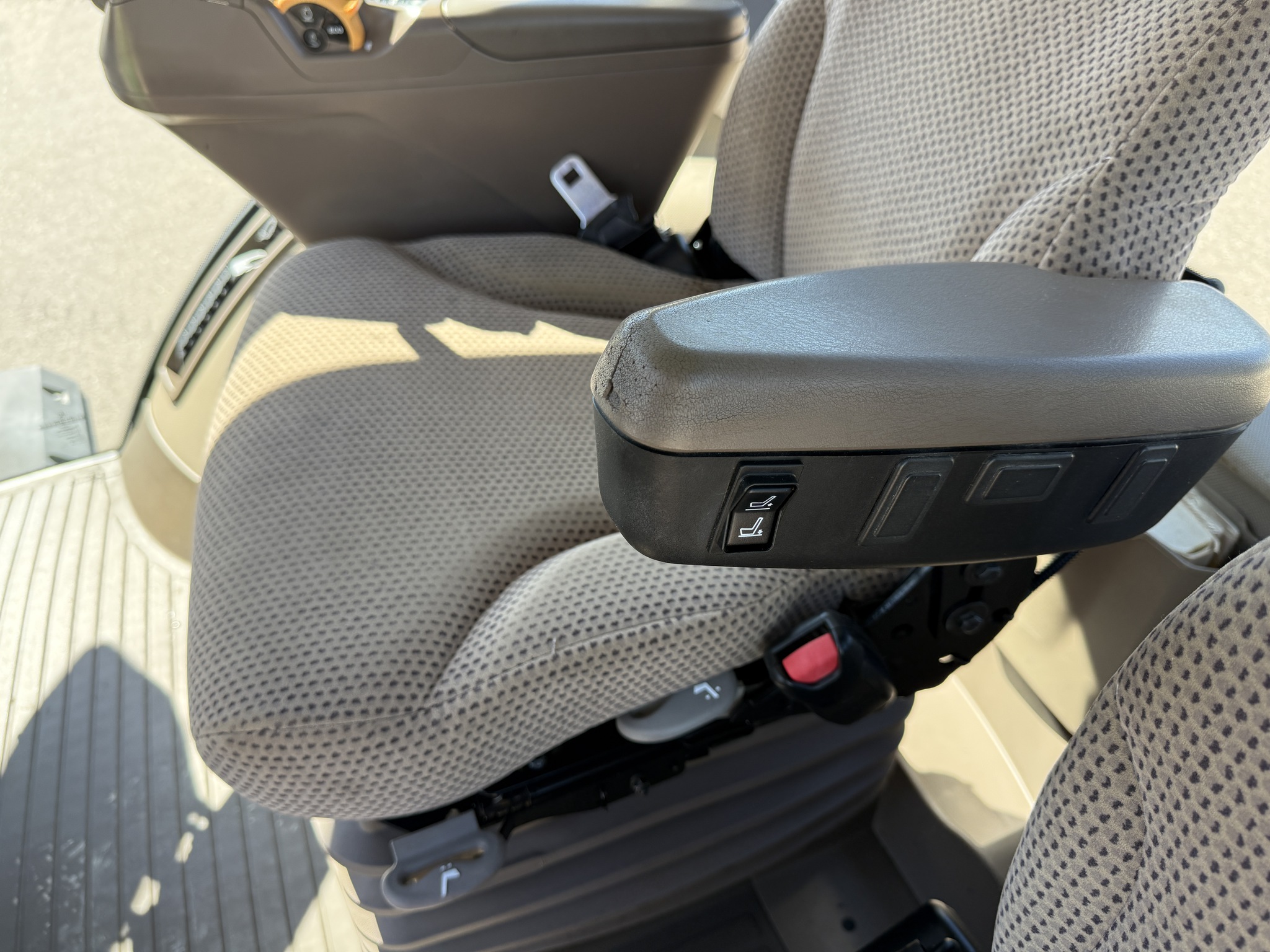 2014 John Deere 8270R Image 15