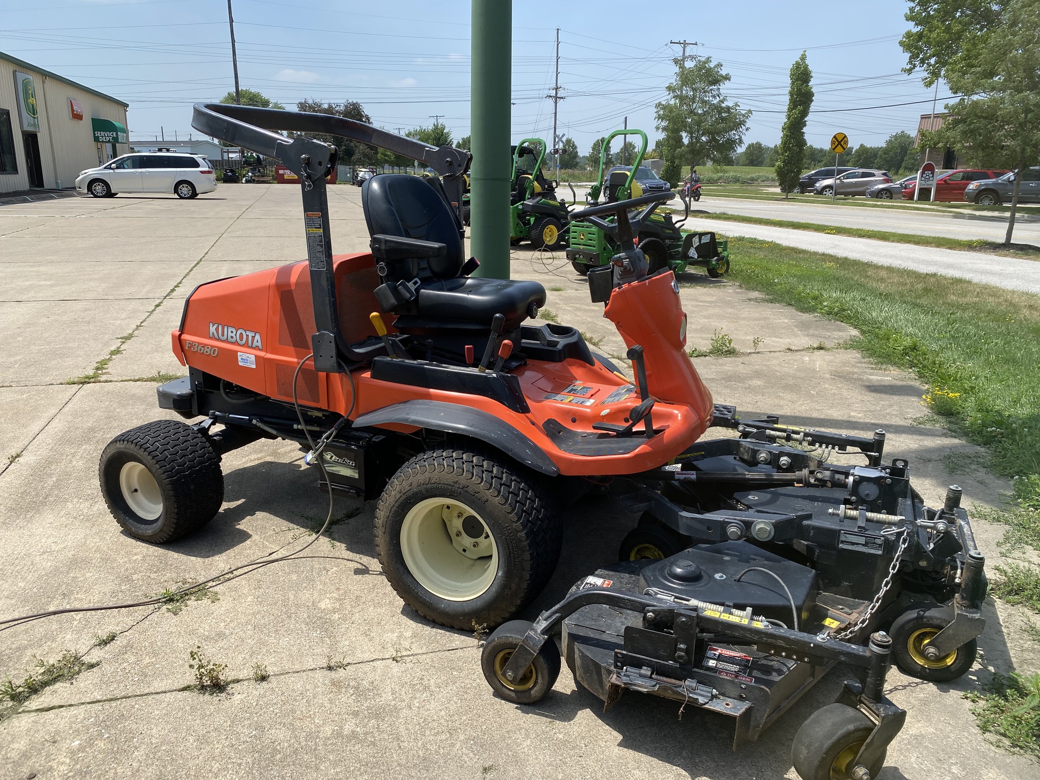 2007 Kubota F3680 Image 2