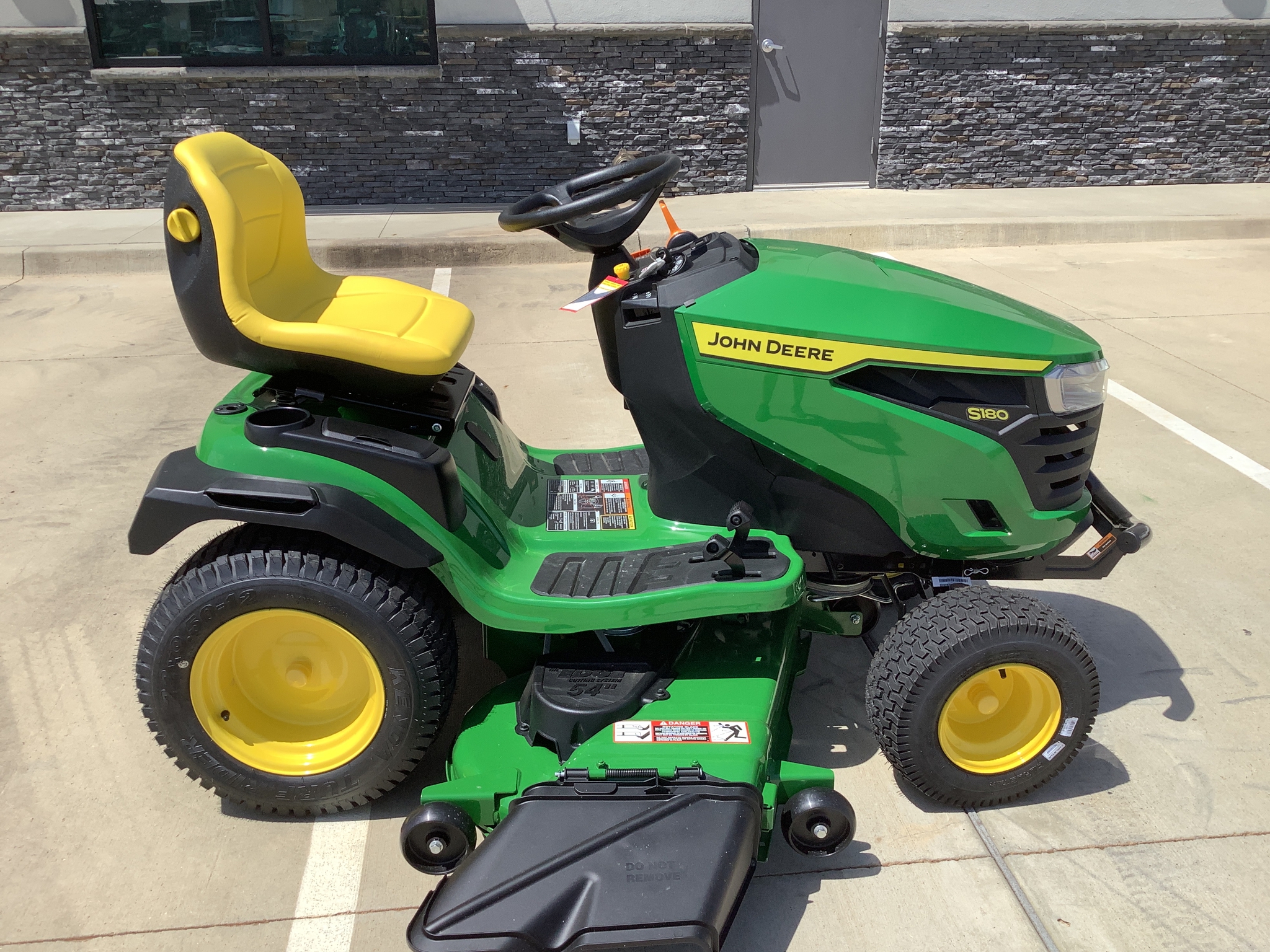 2025 John Deere S180 Image 2