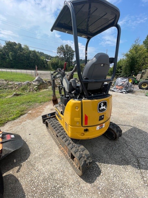 2023 John Deere 17 P Image 1