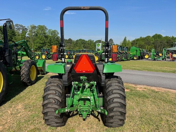 2020 John Deere 3035D Photo 6