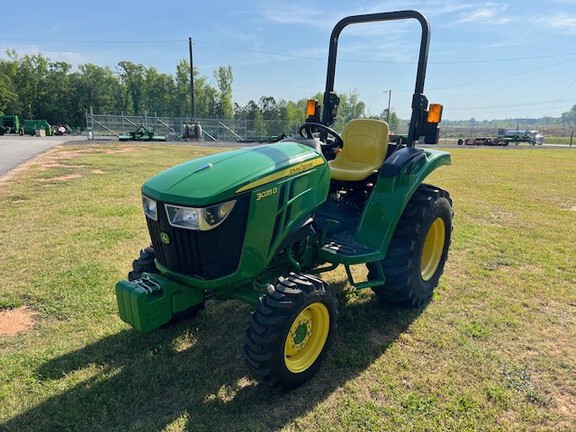 2020 John Deere 3035D Photo 2