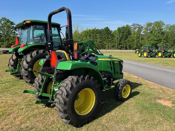 2020 John Deere 3035D Photo 3
