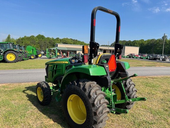 2020 John Deere 3035D Photo 4
