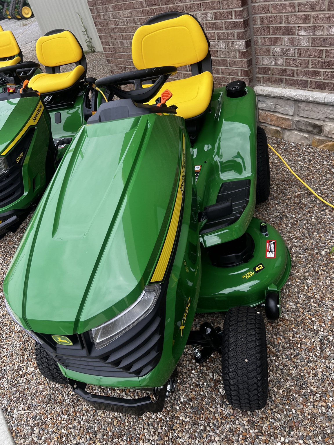 2025 John Deere X350 Image 2