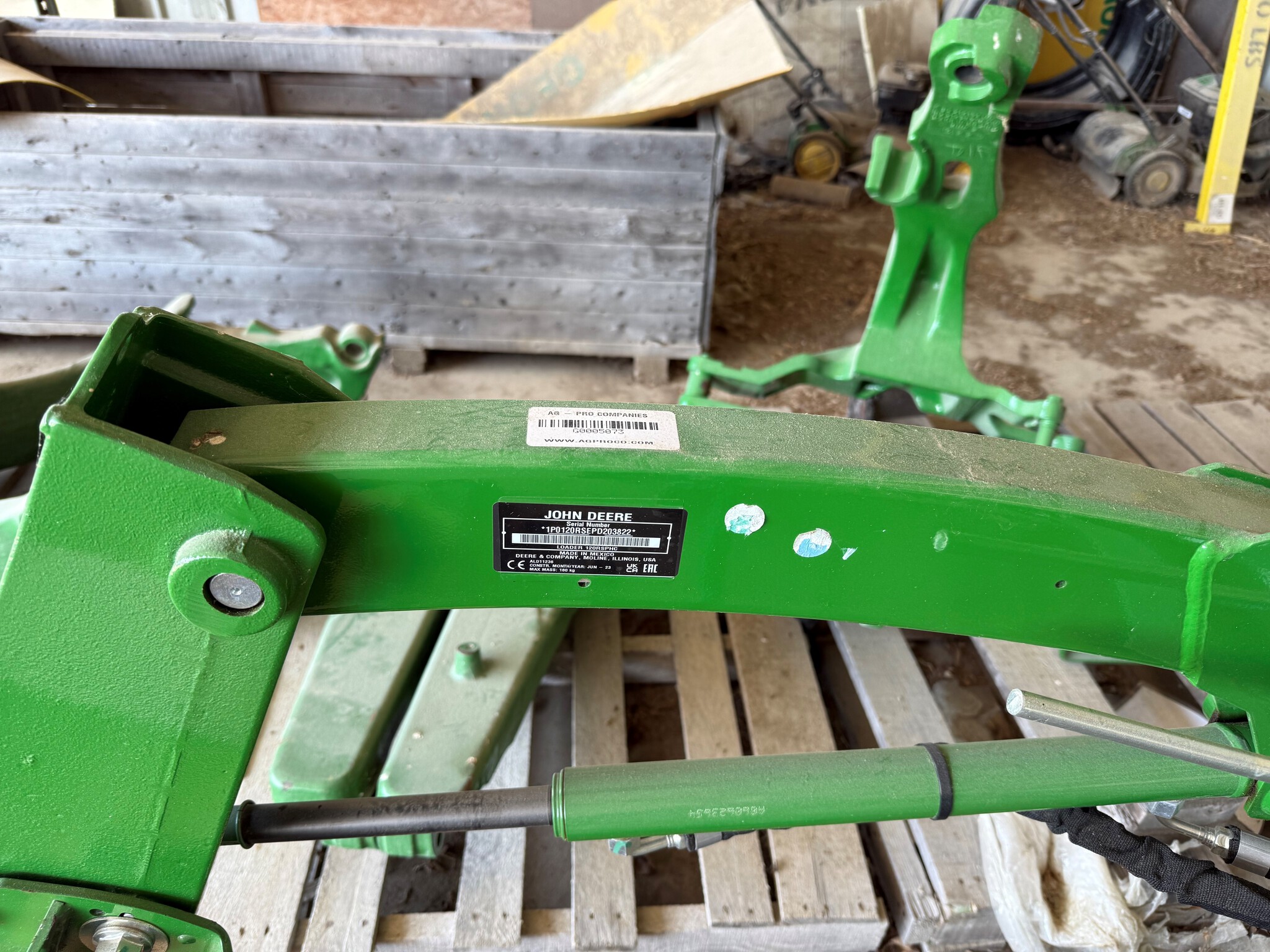 2024 John Deere 120R Image 4