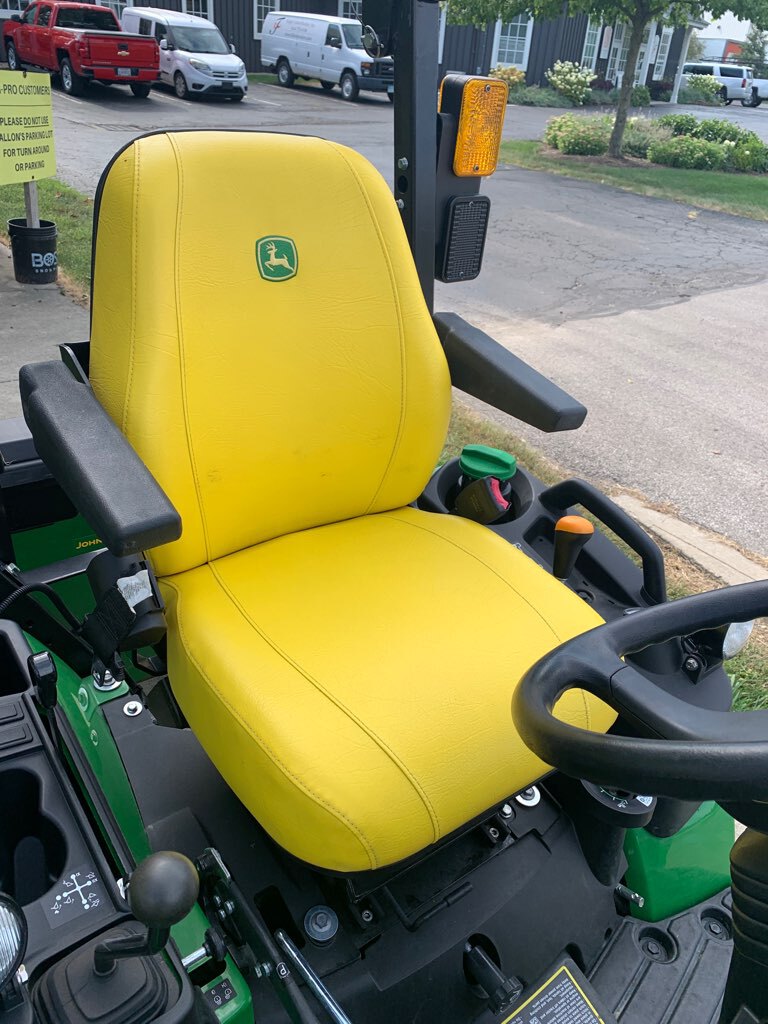 2025 John Deere 1025R Image 7