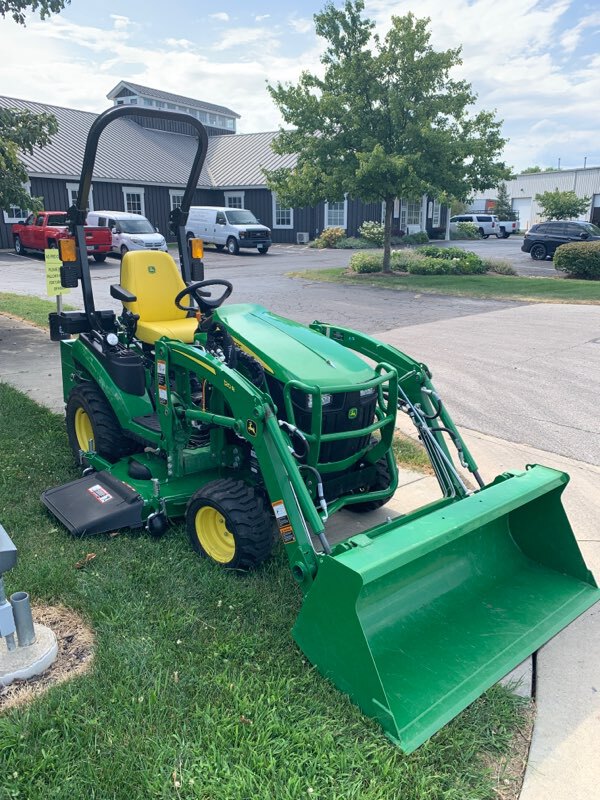2025 John Deere 1025R Image 5