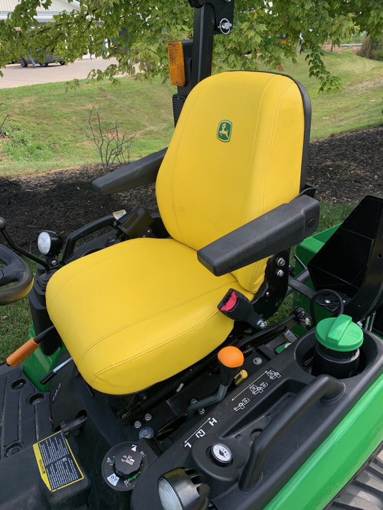 2025 John Deere 1025R Image 8