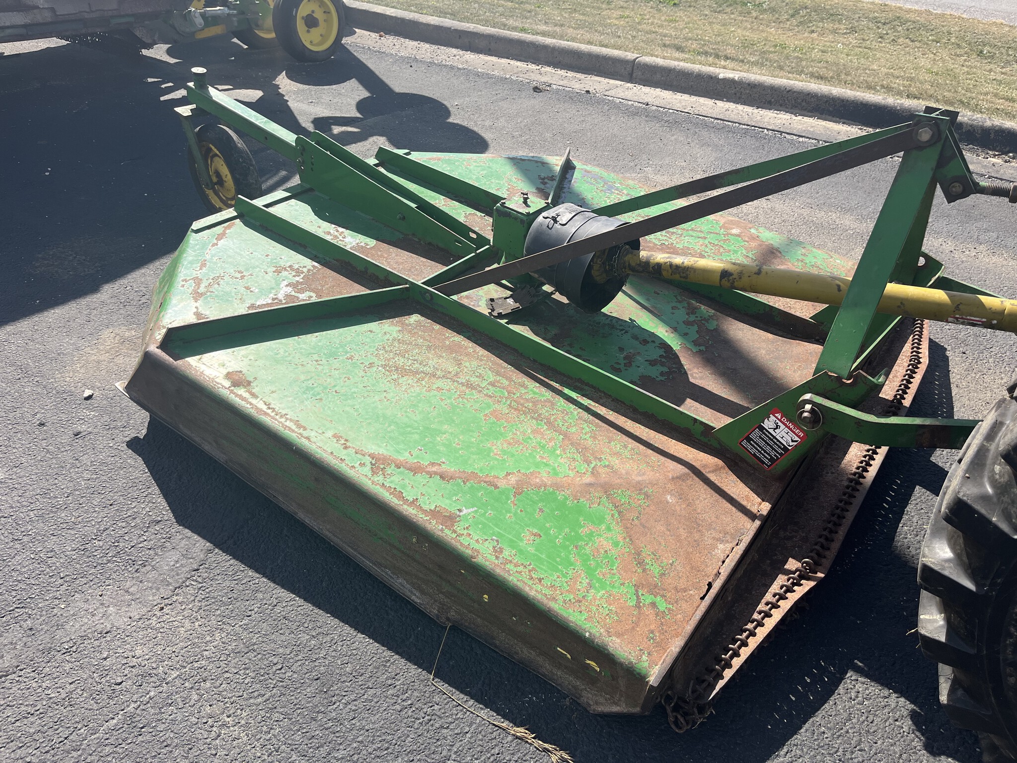 2000 John Deere 613 Image 2
