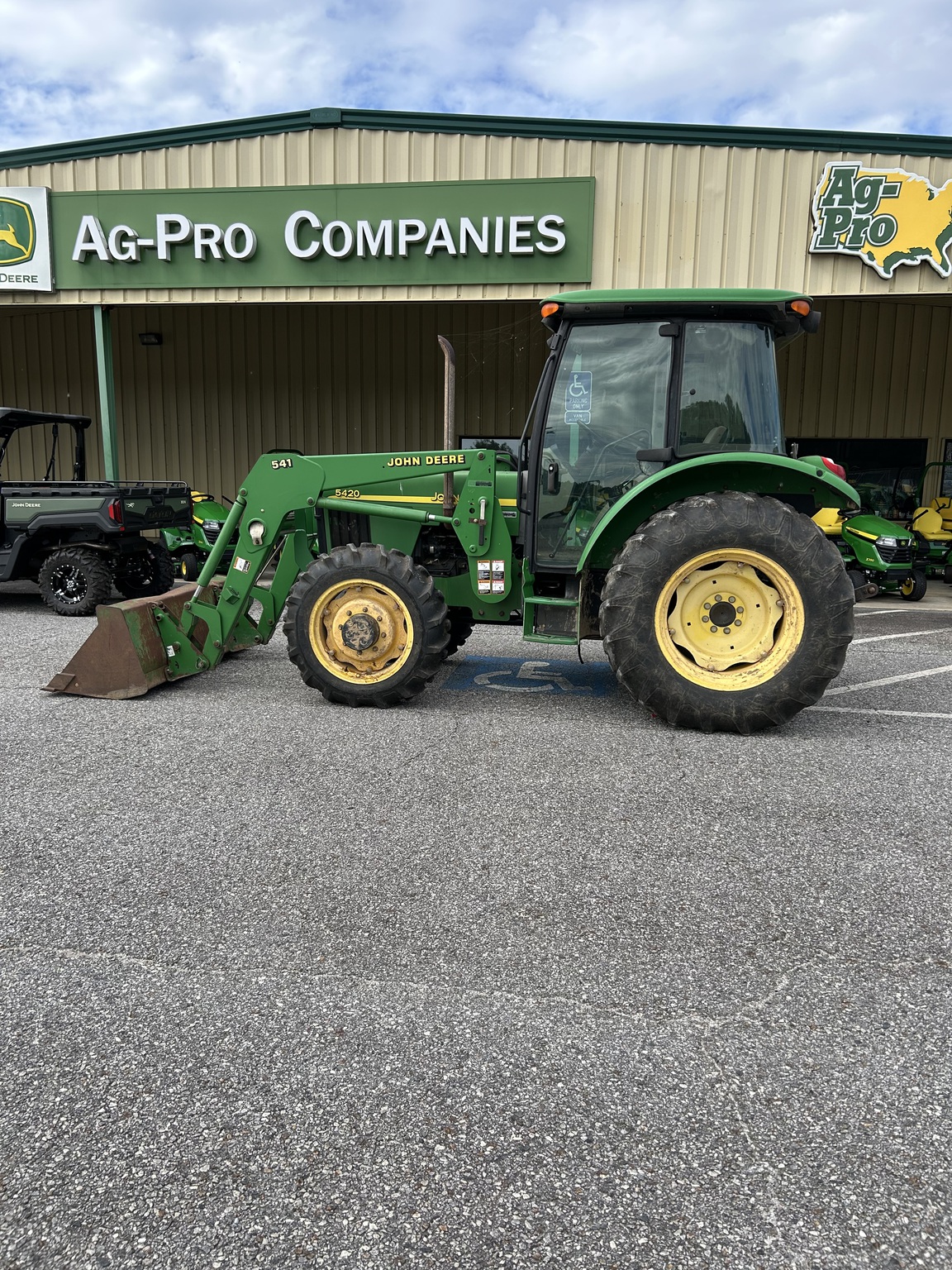 2004 John Deere 5420 Image 1