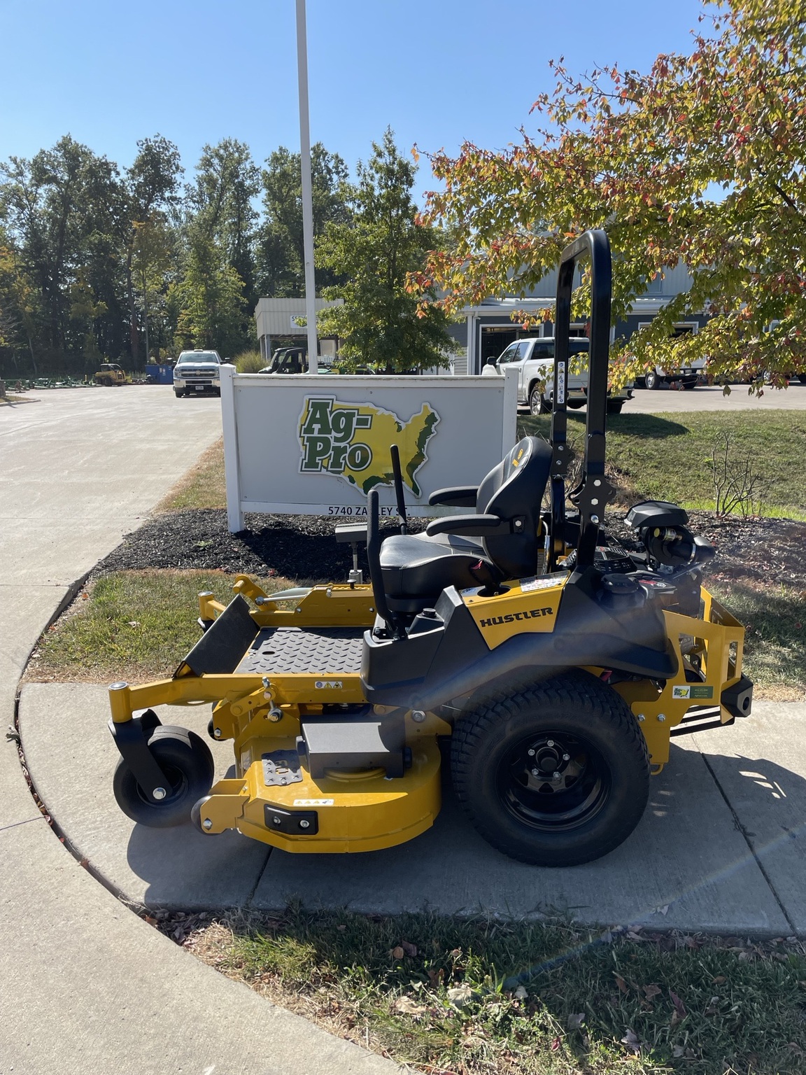 2025 Hustler FASTRAK Image 1
