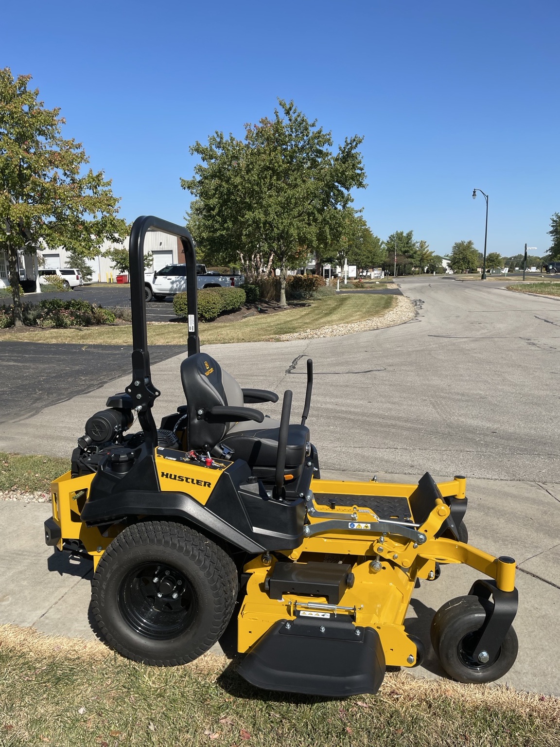 2025 Hustler FASTRAK Image 3