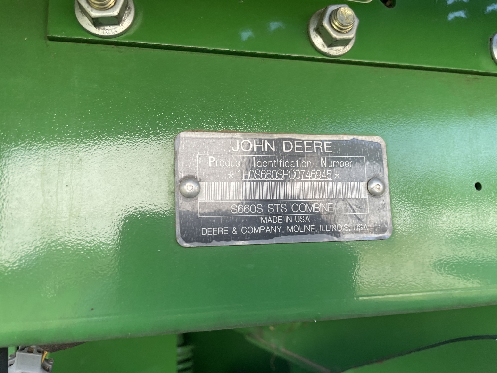  2012 John Deere S660 at Heritage Tractor in Geneseo, IL