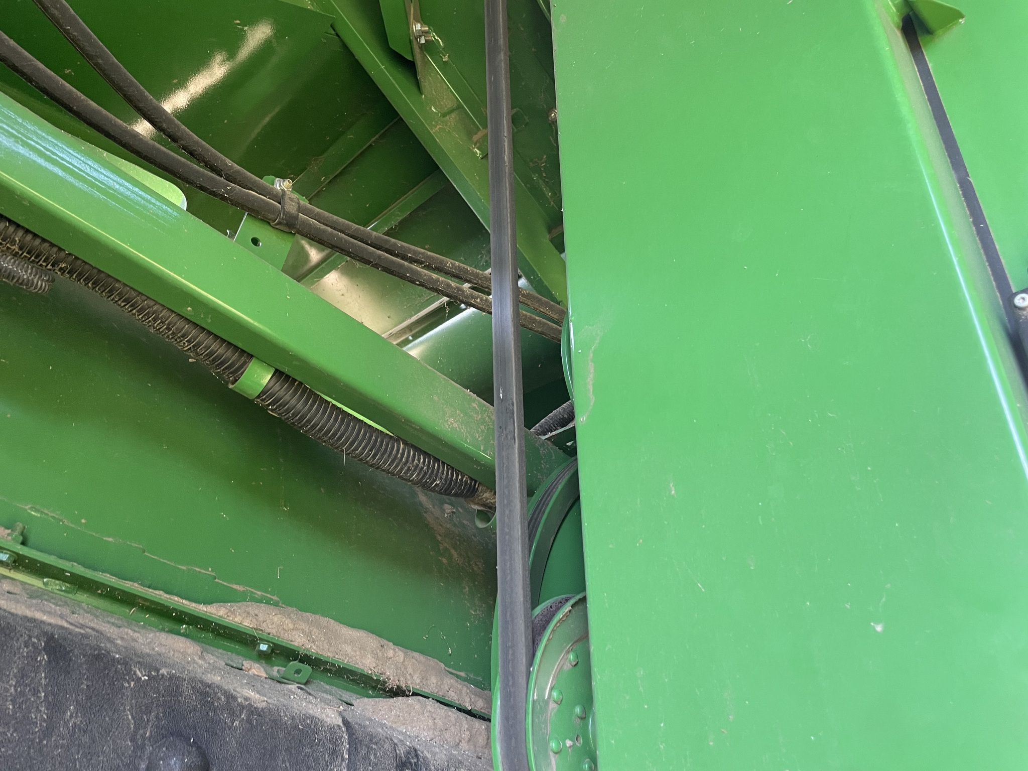  2012 John Deere S660 at Heritage Tractor in Geneseo, IL