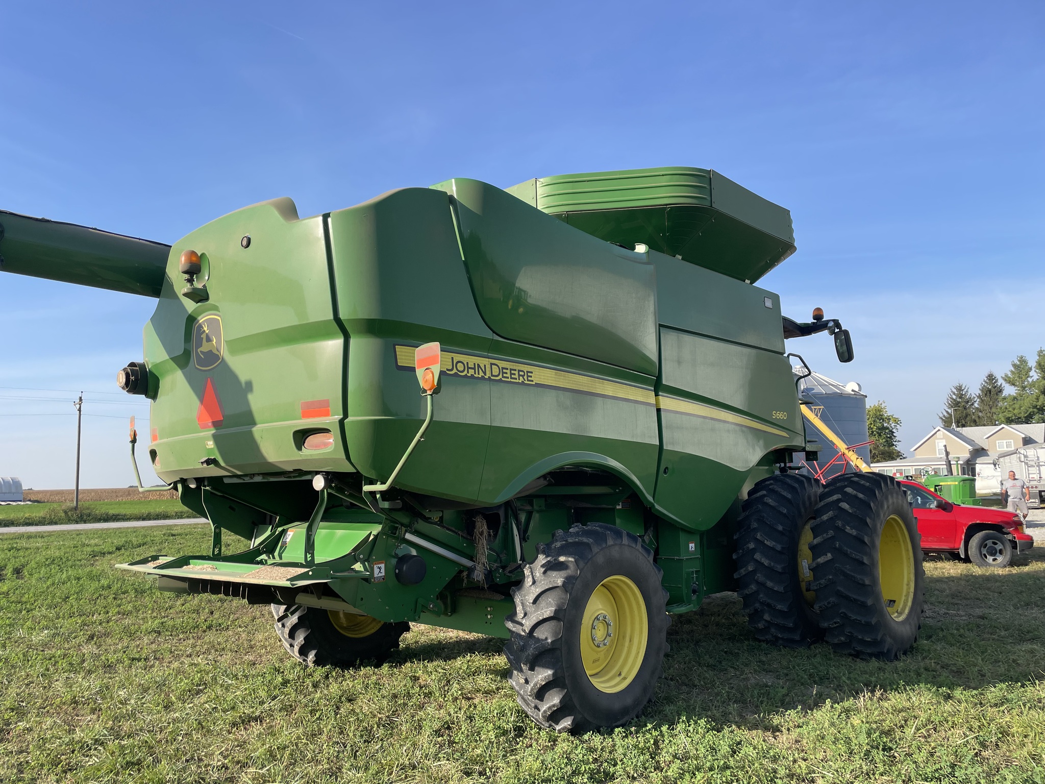  2012 John Deere S660 at Heritage Tractor in Geneseo, IL