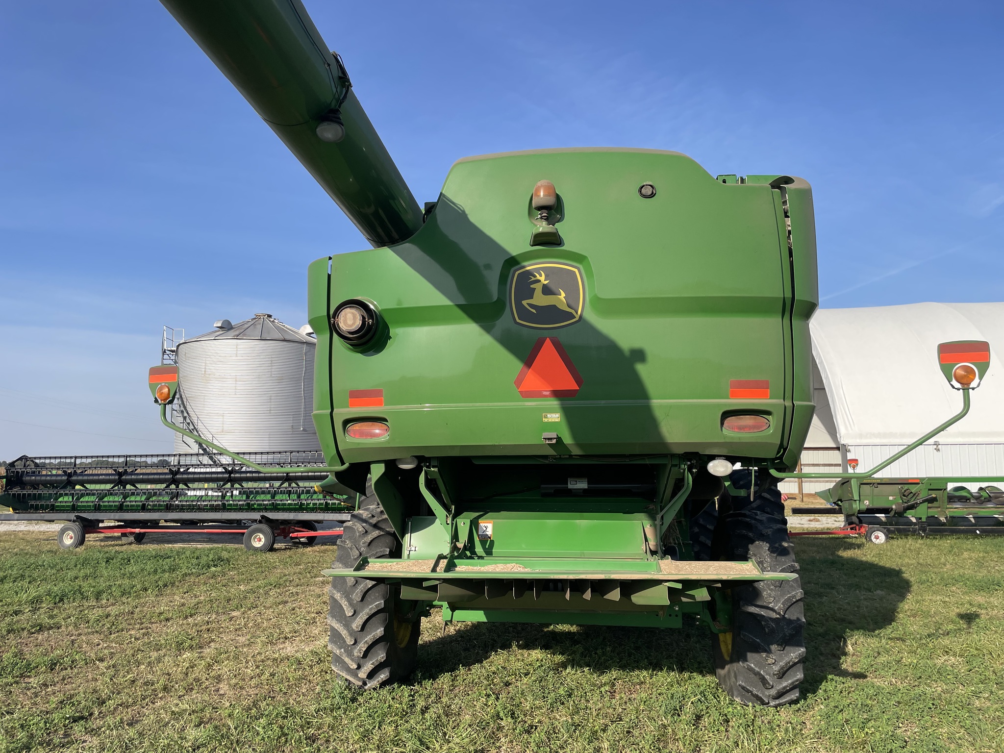  2012 John Deere S660 at Heritage Tractor in Geneseo, IL