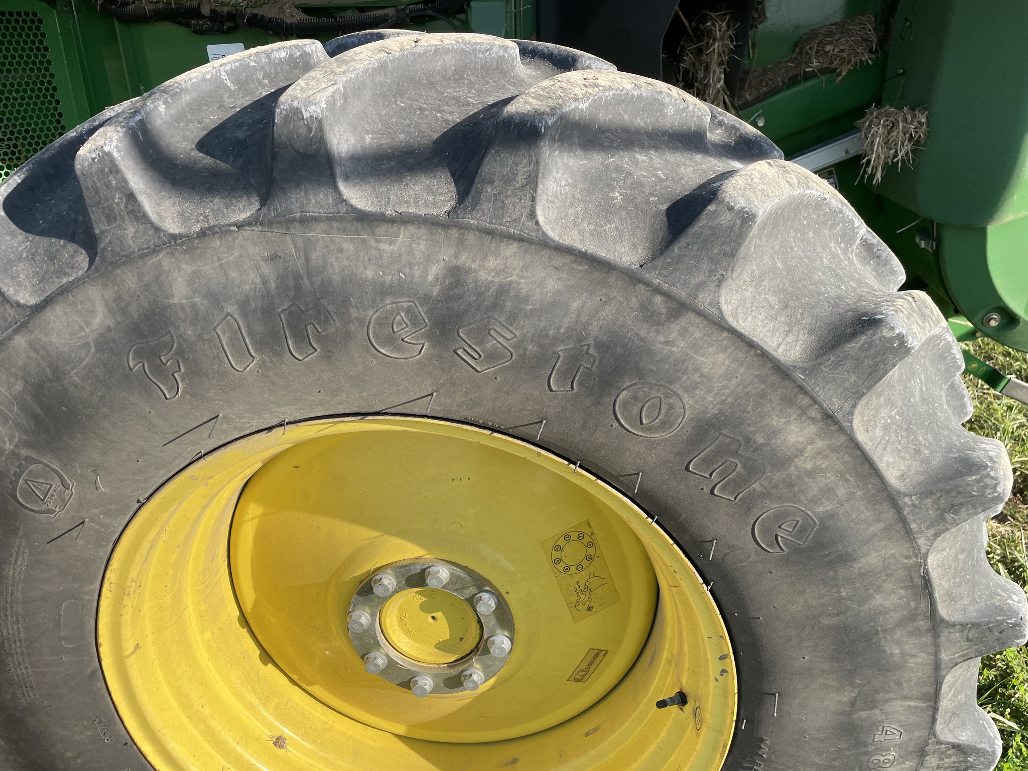  2012 John Deere S660 at Heritage Tractor in Geneseo, IL