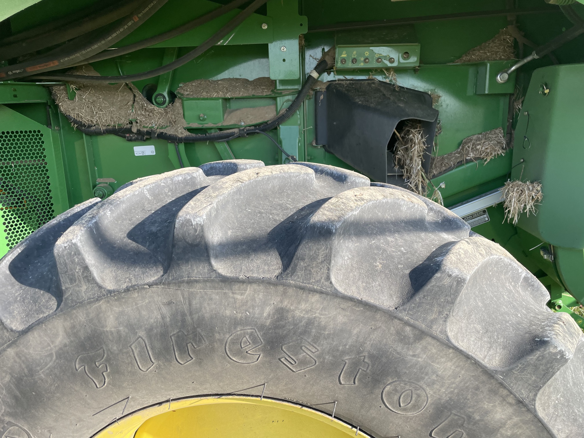  2012 John Deere S660 at Heritage Tractor in Geneseo, IL