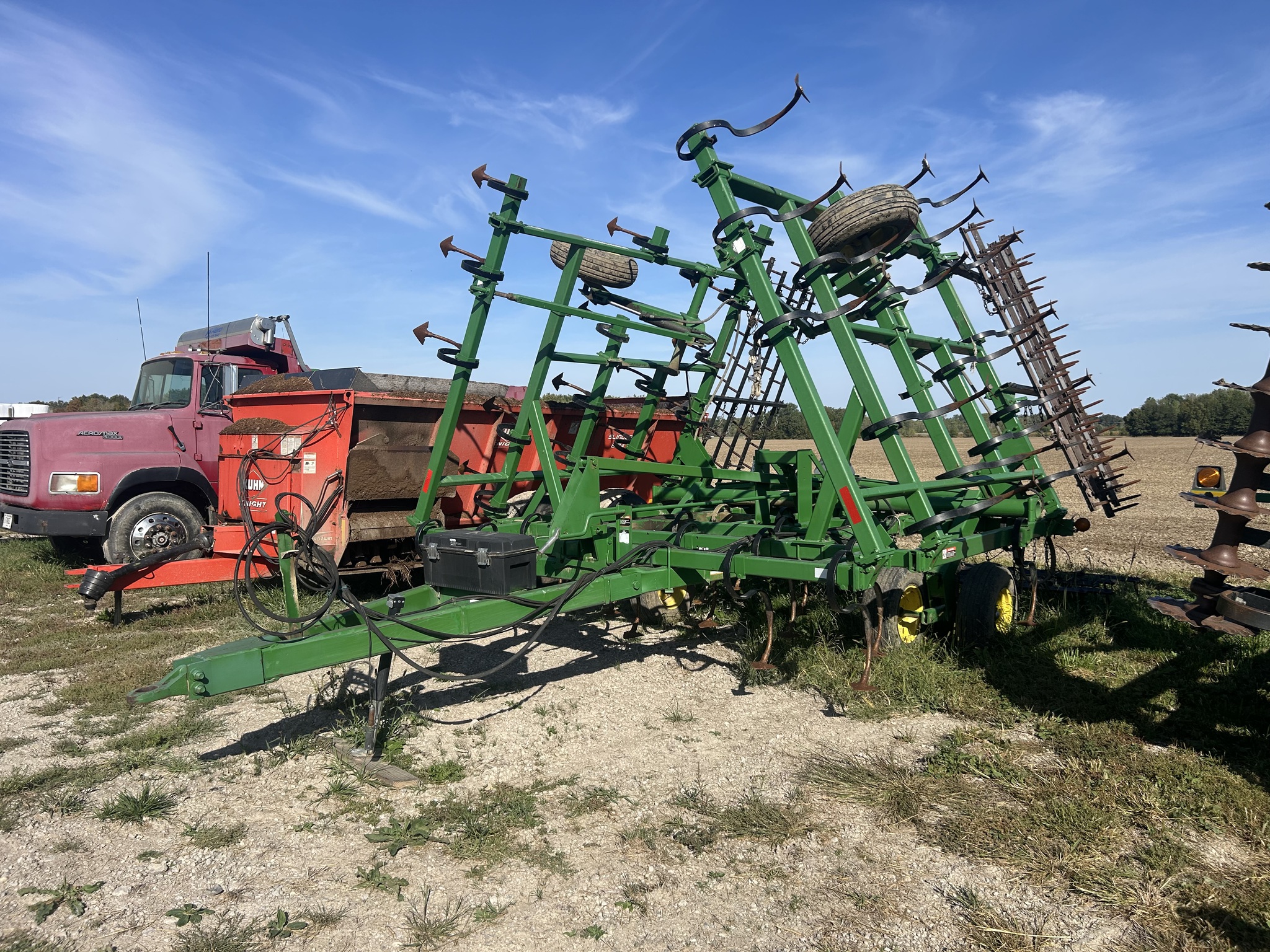 1997 John Deere 980 Image 3